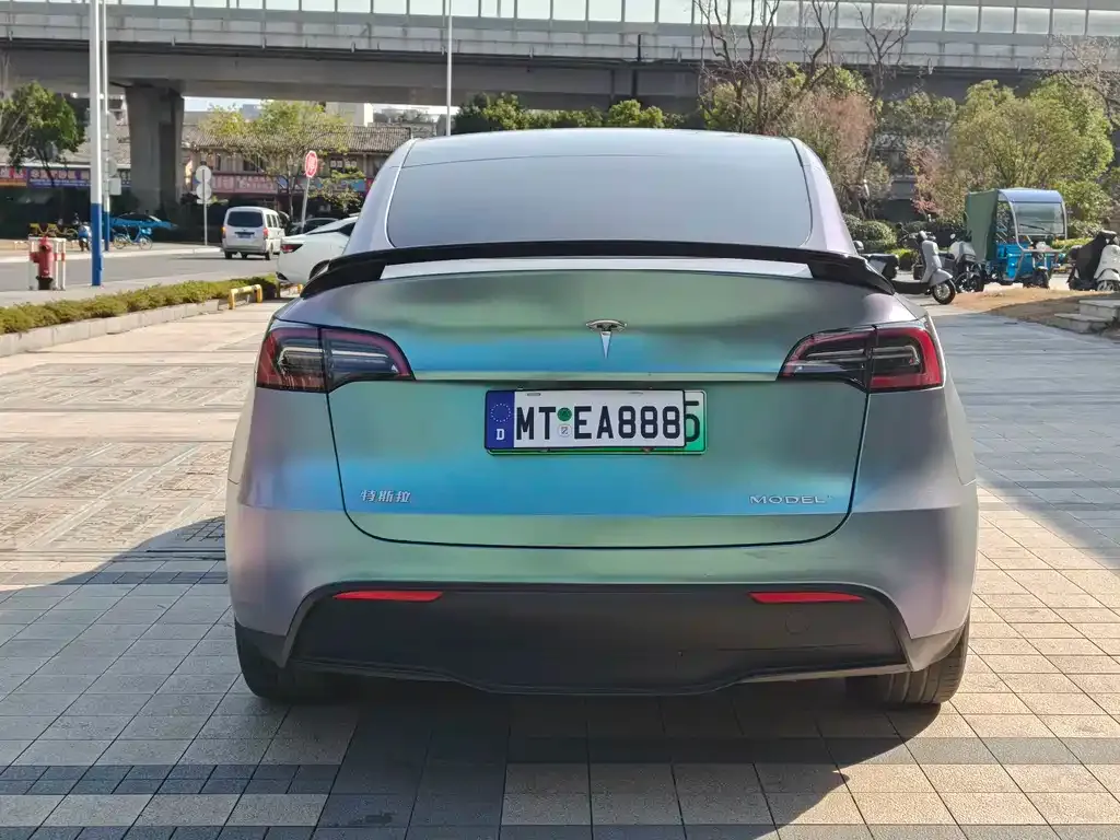 Tesla Model Y — фото 7