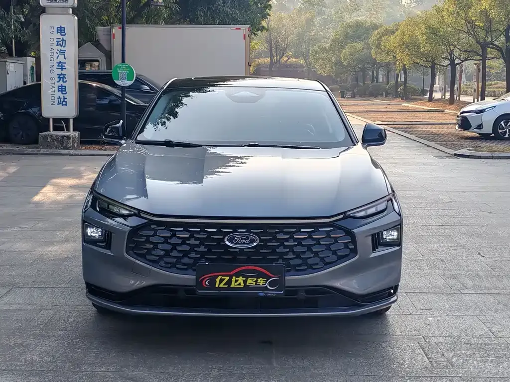 Ford Mondeo 2023 из CN, фото 3
