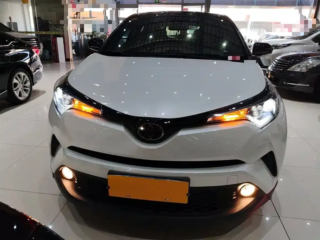 Toyota C-HR — фото 3