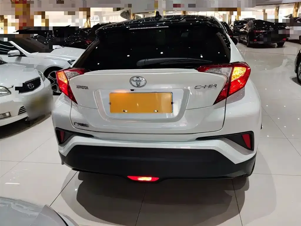 Toyota C-HR — фото 6