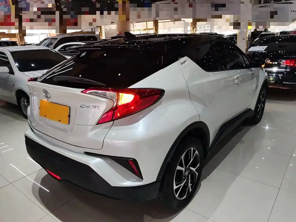 Toyota C-HR — фото 7