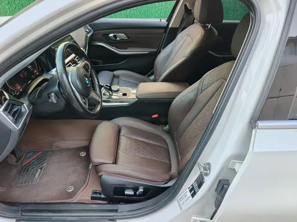 BMW 3 Series 2022 из CN, фото 9