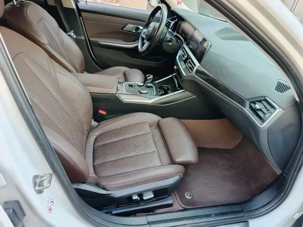 BMW 3 Series 2022 из CN, фото 3