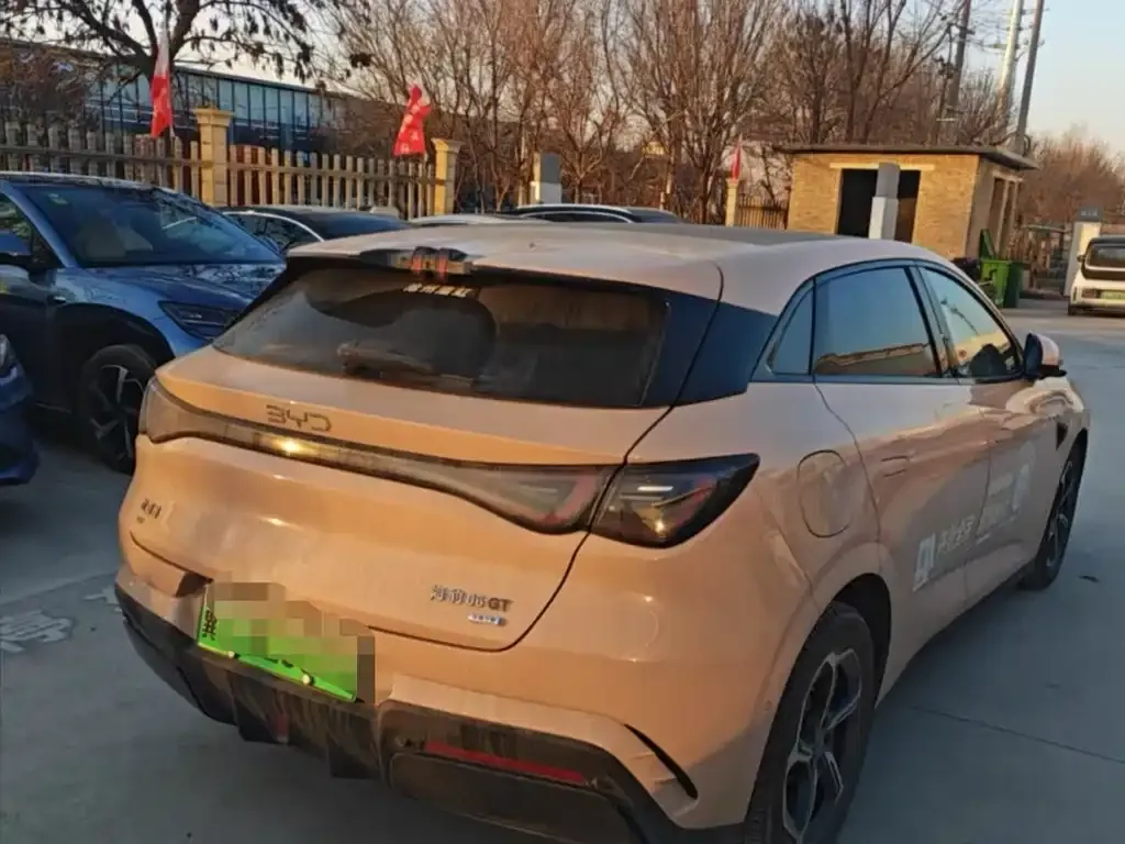 BYD Seal 06GT — фото 10