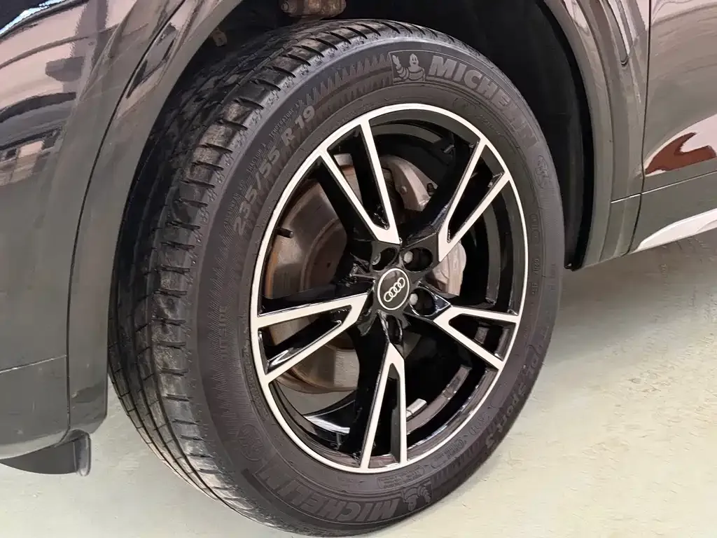 Audi Q5L 2023 из CN, фото 3