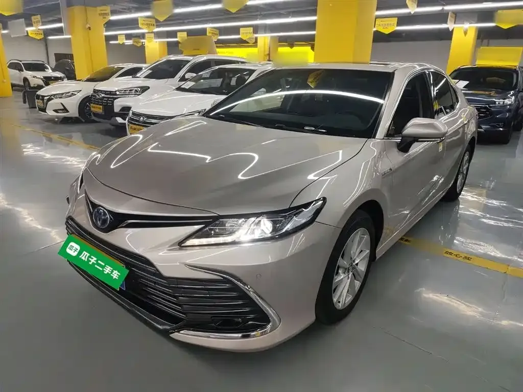 Toyota Camry — фото 5