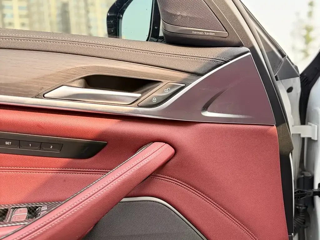 BMW 5 Series — фото 10