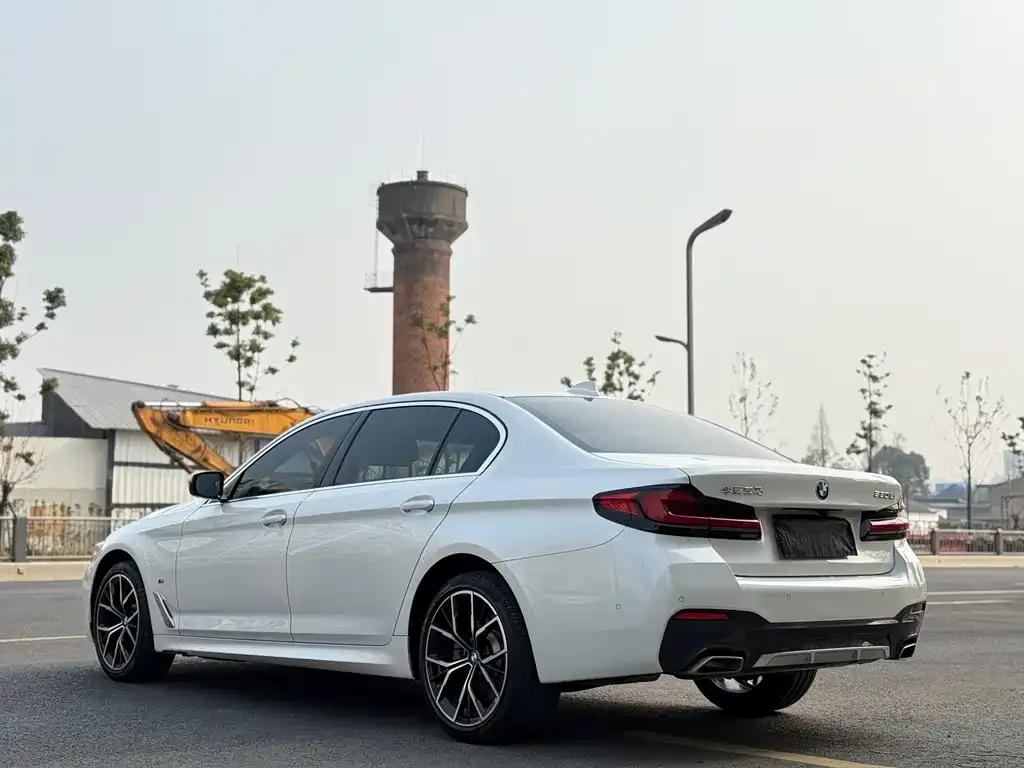 BMW 5 Series — фото 3