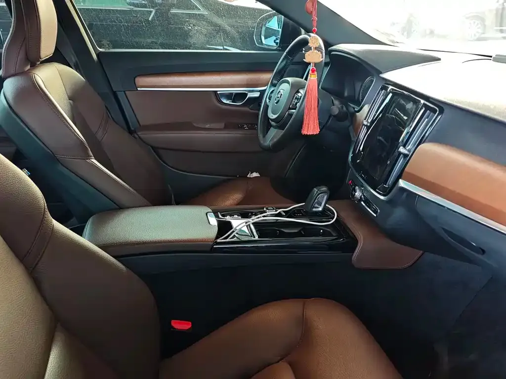 Volvo S90 PHEV 2021 из CN, фото 3