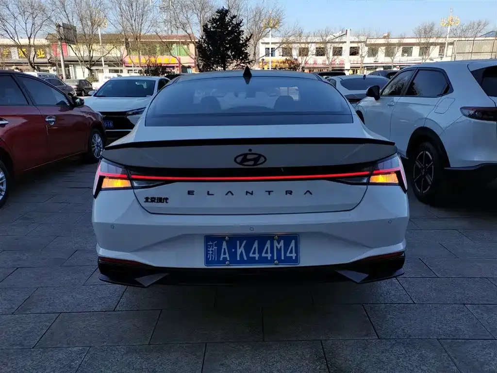 Hyundai Elantra 2023 из CN, фото 10