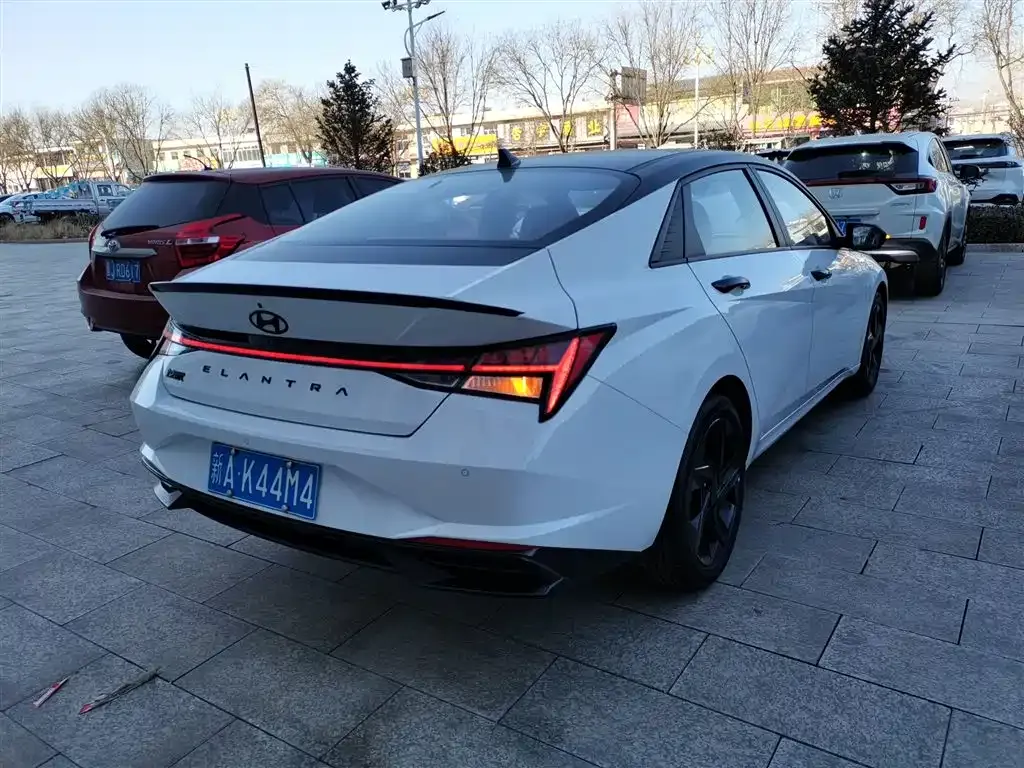 Hyundai Elantra 2023 из CN, фото 4