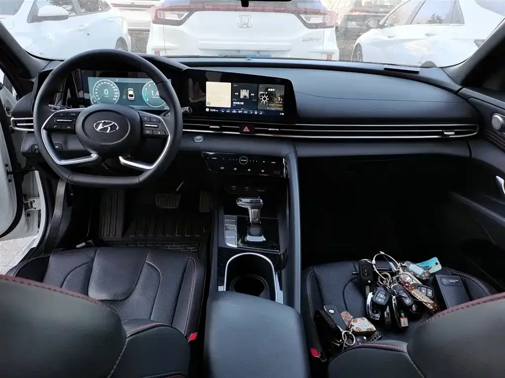 Hyundai Elantra 2023 из CN, фото 8