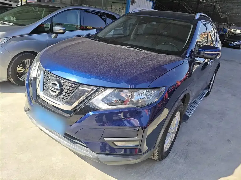 Nissan X-Trail — фото 1