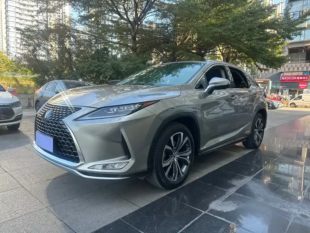 Lexus RX — фото 1