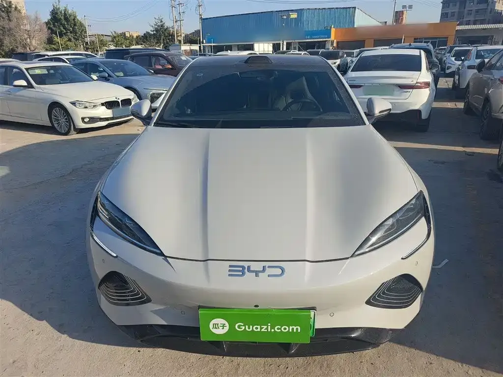 BYD Seal — фото 9