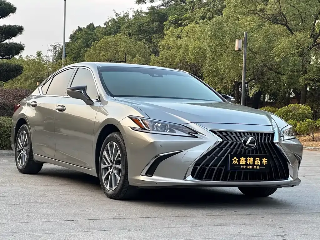 Lexus ES — фото 9
