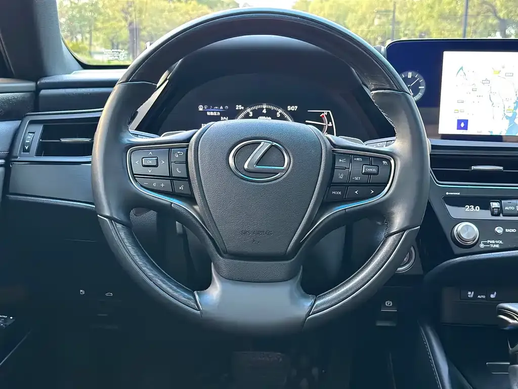 Lexus ES — фото 2