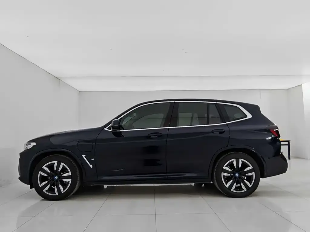 BMW iX3 2024 из CN, фото 7