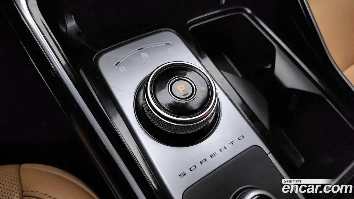 Kia Sorento — фото 8