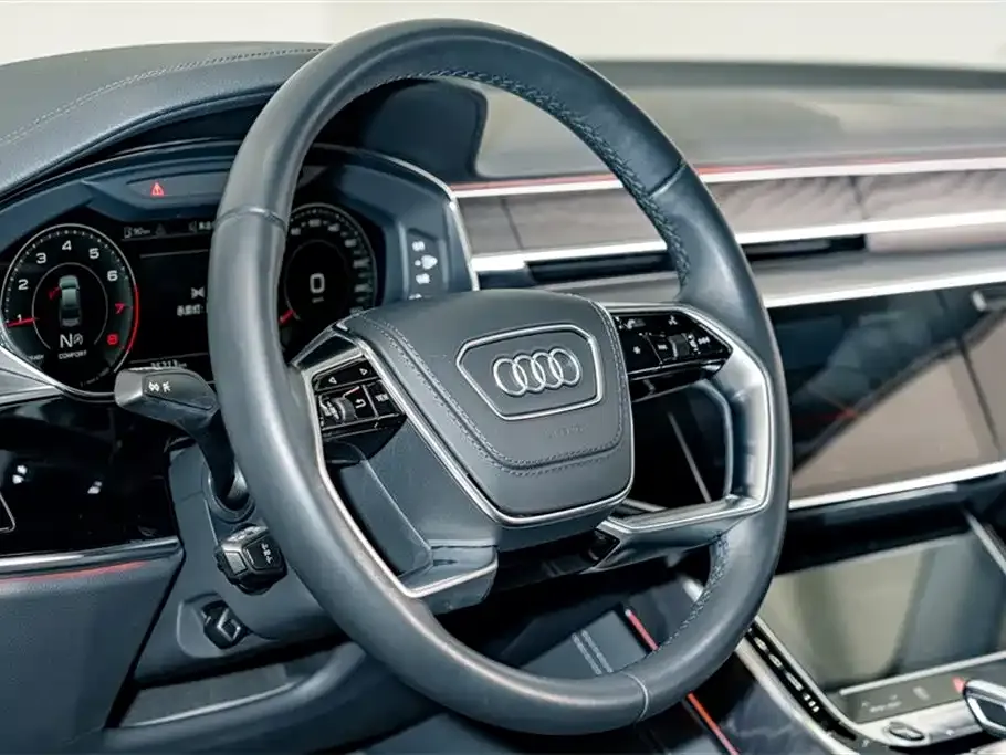 Audi A8 — фото 9