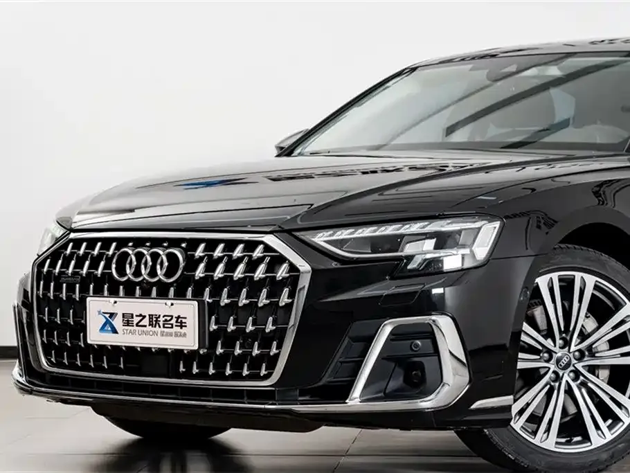 Audi A8 — фото 5