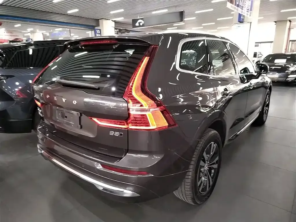 Volvo XC60 — фото 6