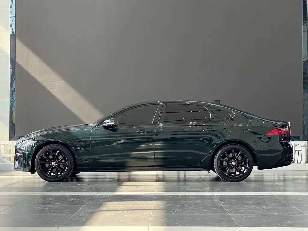 Jaguar XFL — фото 4