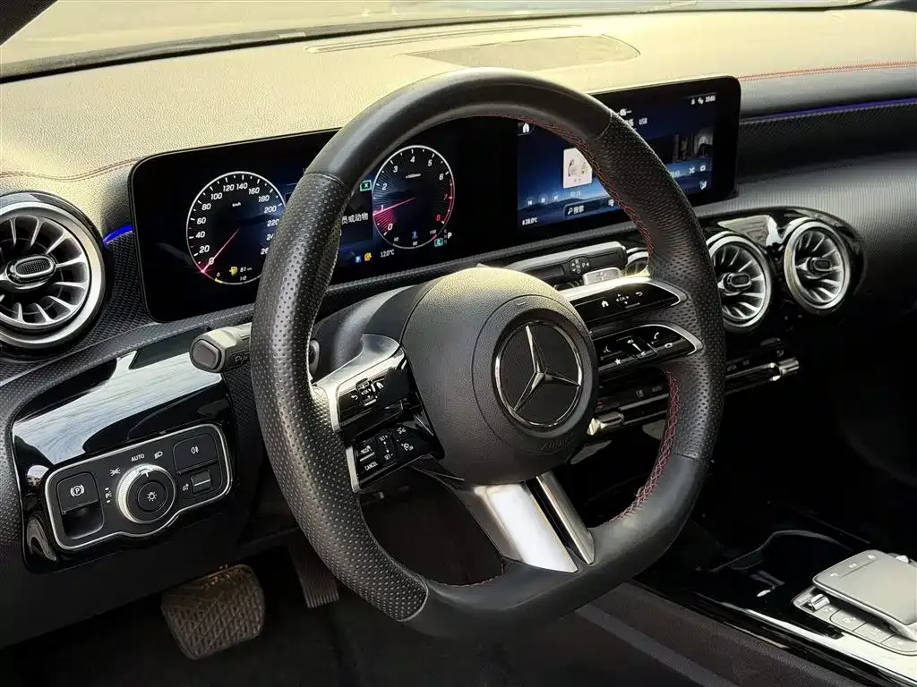 Mercedes-Benz A-Class — фото 10