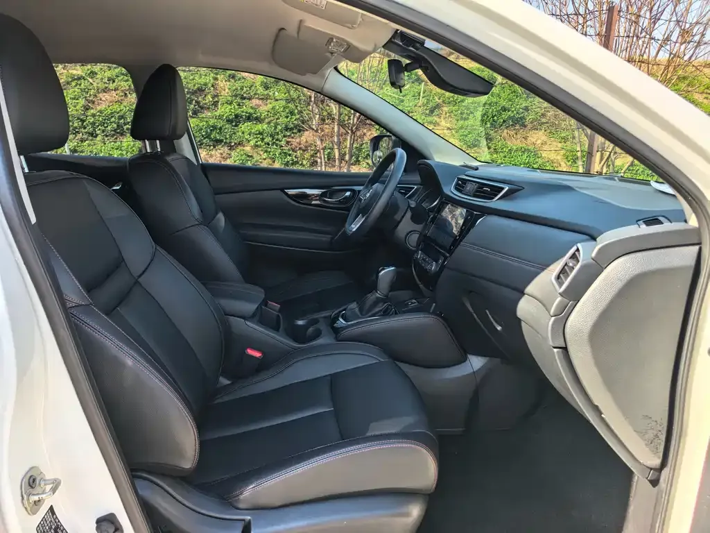Nissan Qashqai 2021 из CN, фото 2