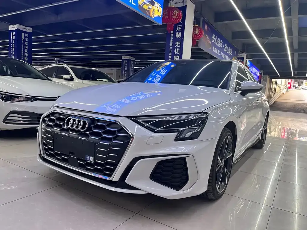 Audi A3 — фото 1