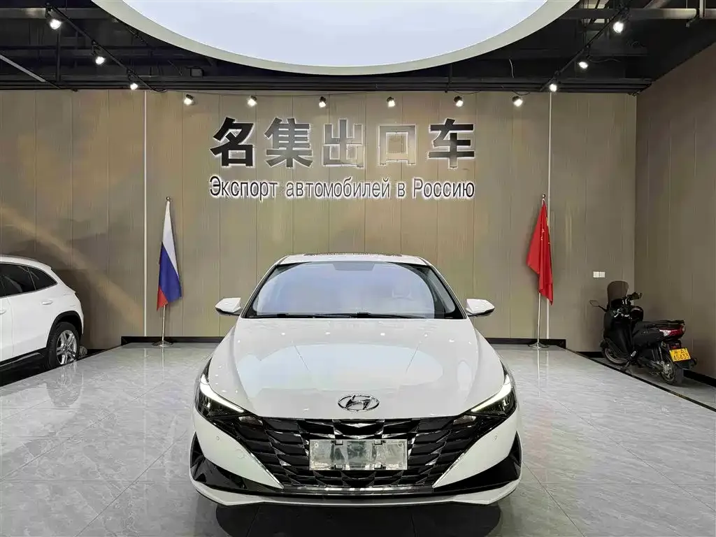 Hyundai Elantra — фото 2