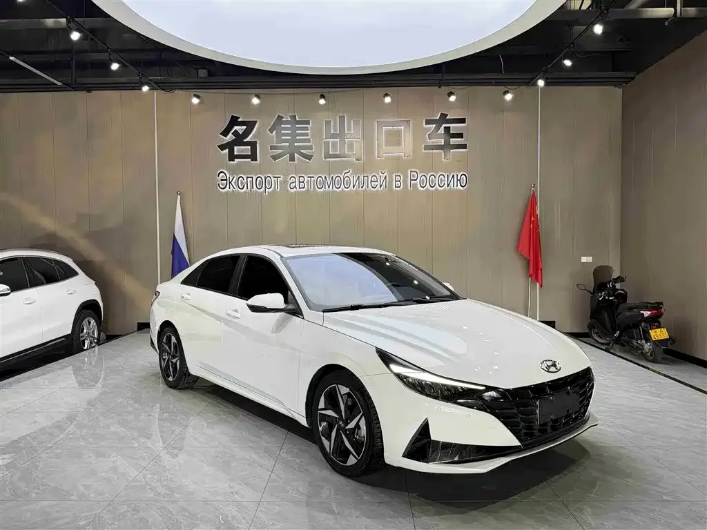 Hyundai Elantra — фото 3