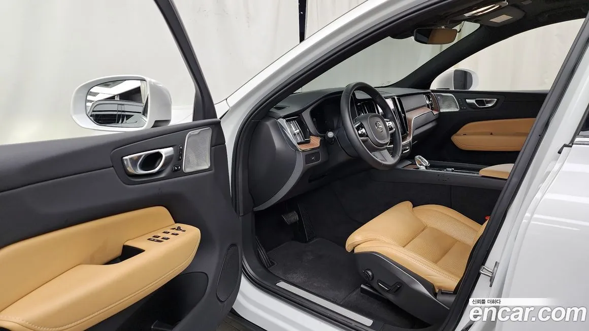 Volvo XC60 2024 из KR, фото 8