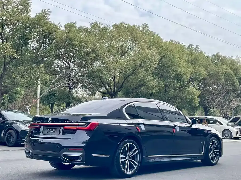 BMW 7 Series 2021 из CN, фото 7
