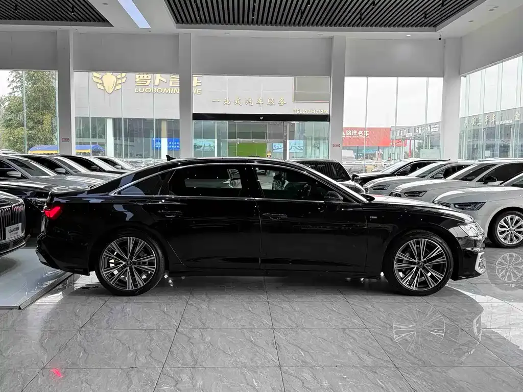 Audi A6L — фото 7