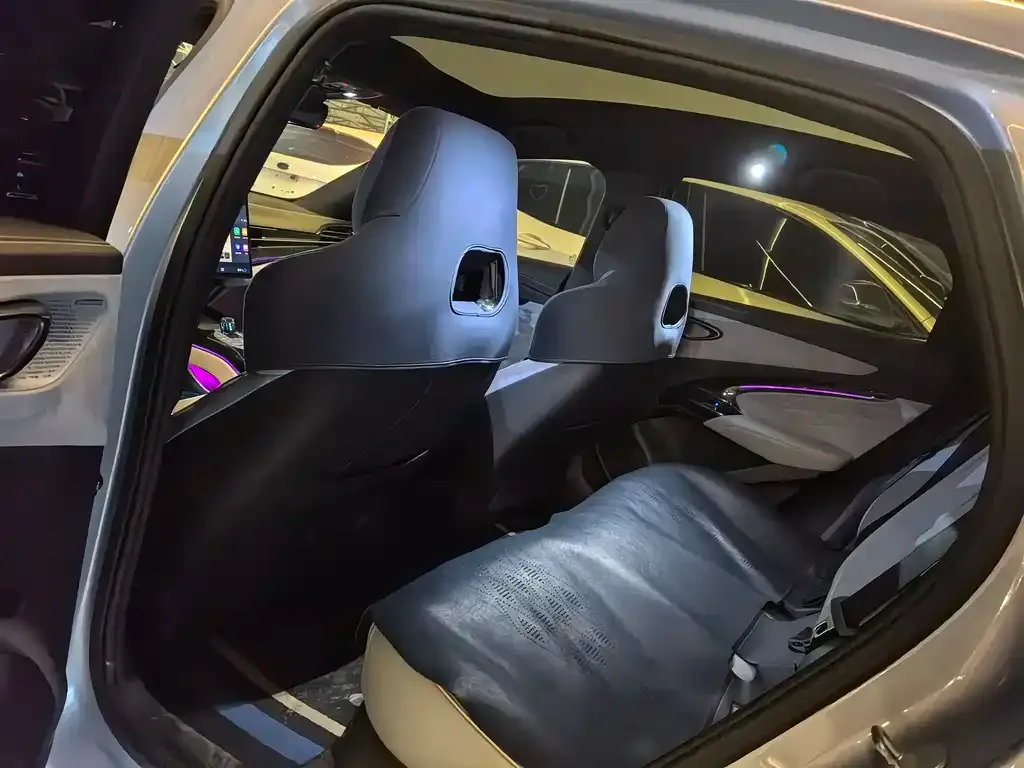 BYD Seal — фото 10