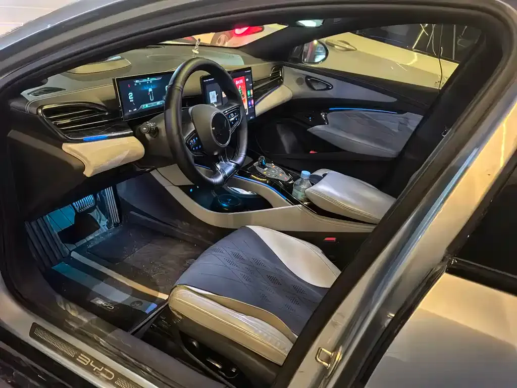 BYD Seal — фото 3