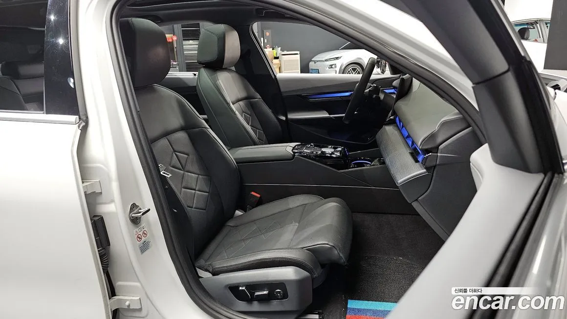 BMW 5-Series 2024 из KR, фото 10