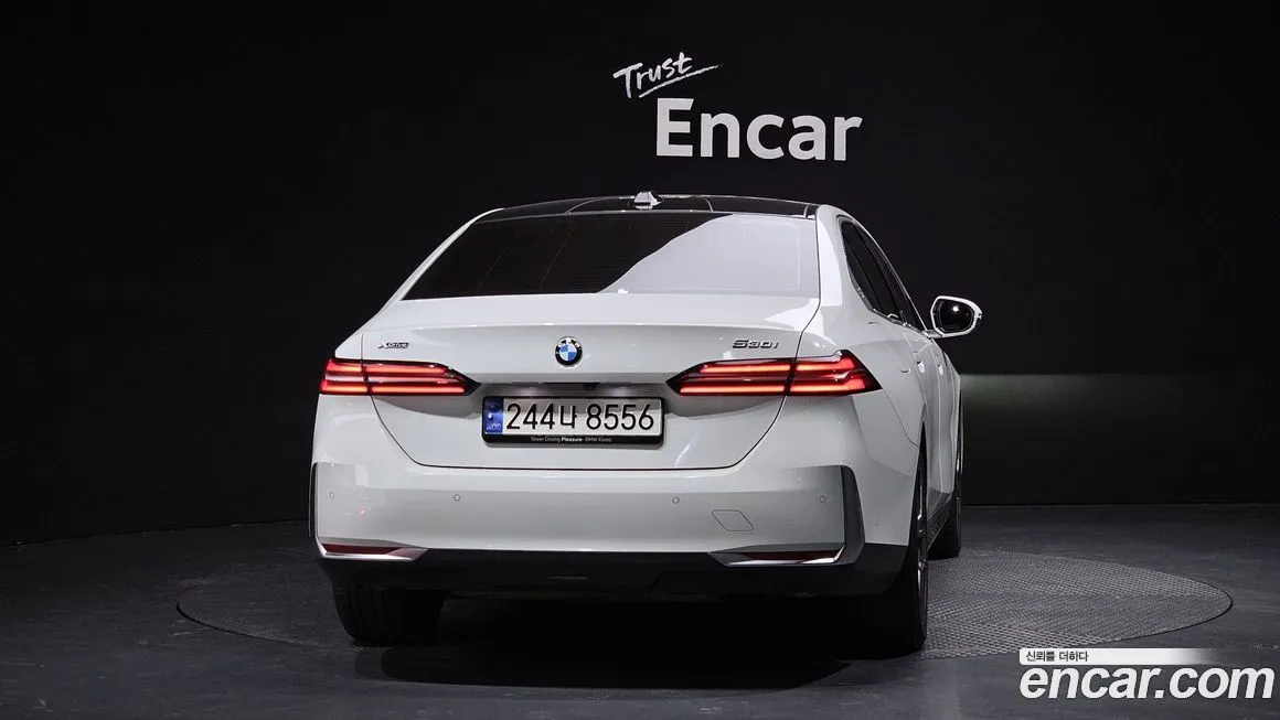 BMW 5-Series 2024 из KR, фото 4