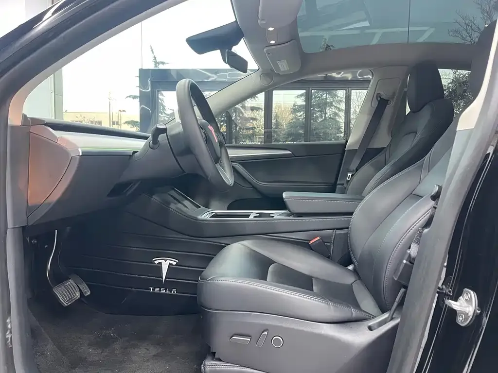 Tesla Model Y 2023 из CN, фото 7
