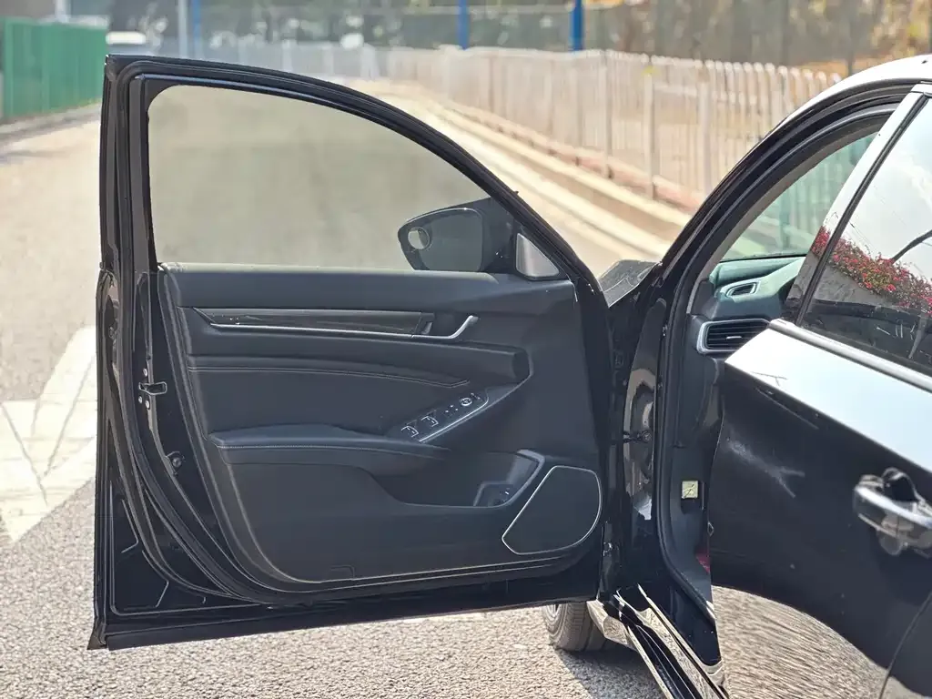 Honda Accord 2022 из CN, фото 2