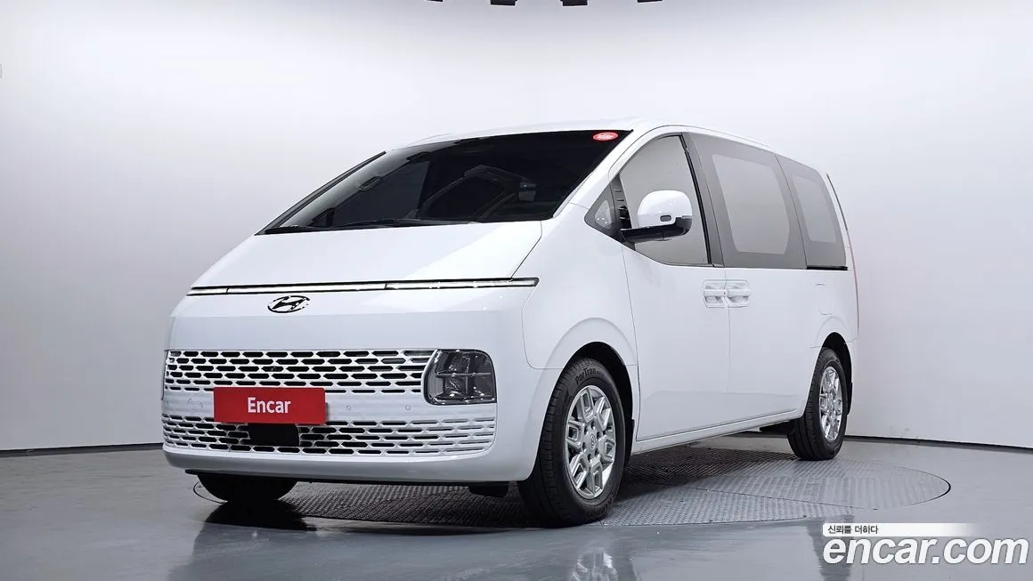 Hyundai Staria — фото 1