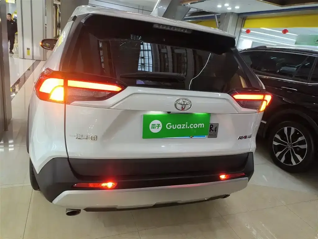 Toyota RAV4 2024 из CN, фото 10
