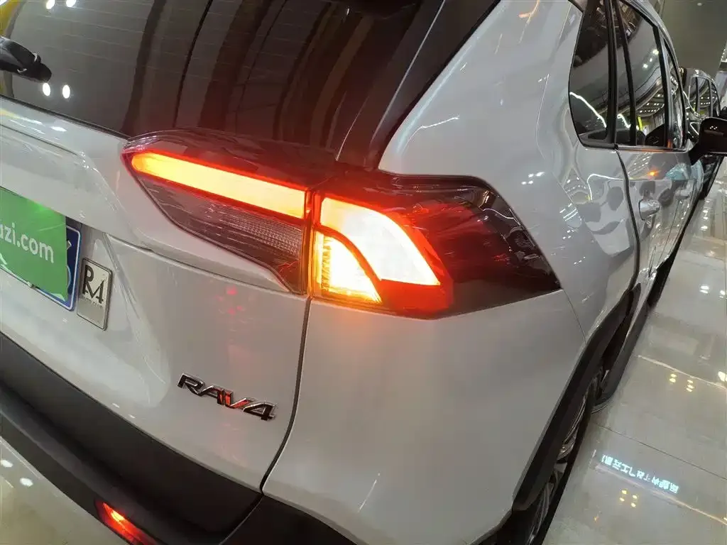 Toyota RAV4 2024 из CN, фото 7