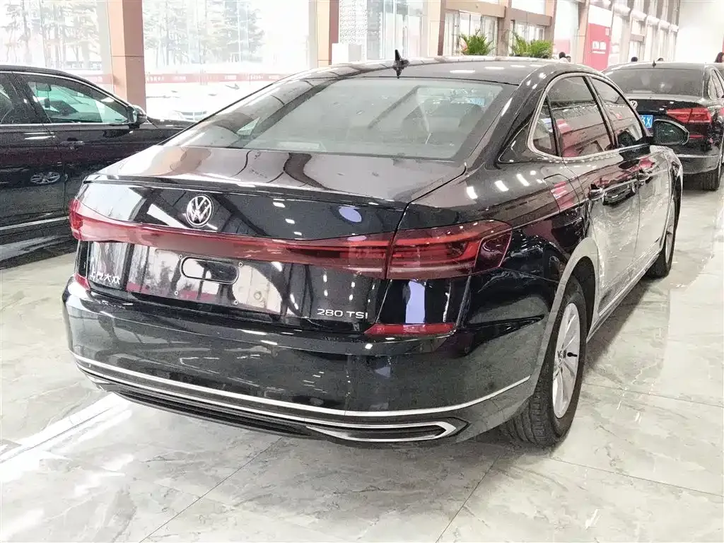 Volkswagen Passat — фото 10