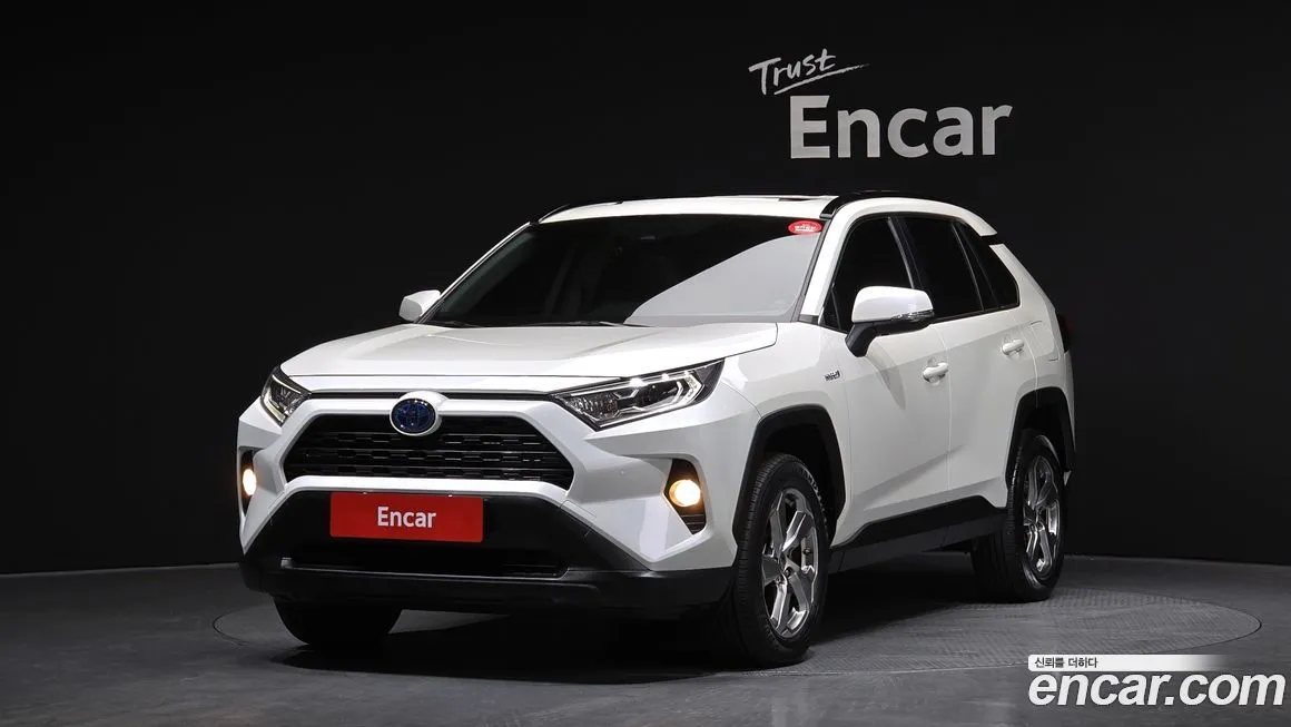 Toyota RAV4 — фото 1