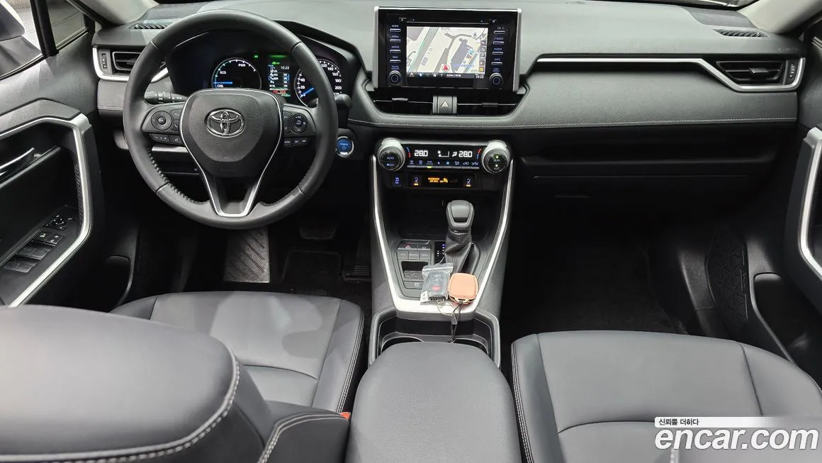 Toyota RAV4 — фото 10