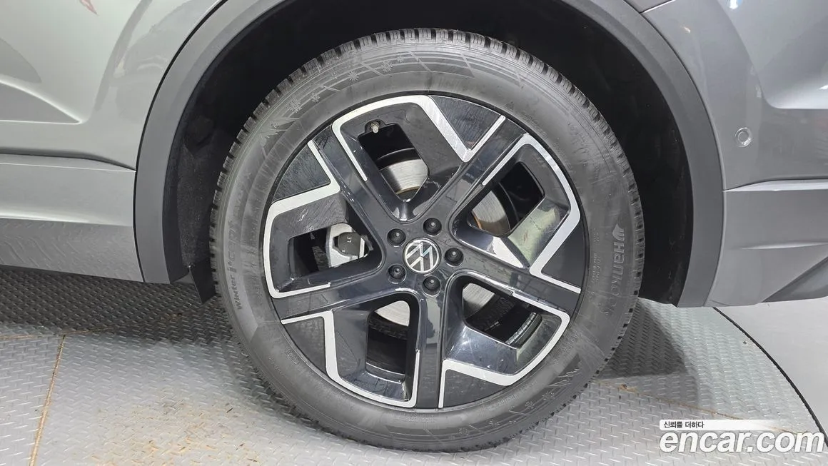 Volkswagen Touareg 2024 из KR, фото 8