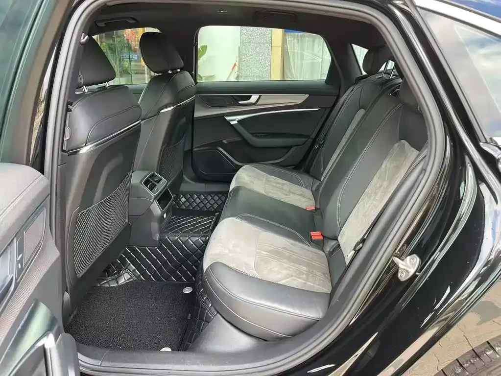 Audi A6L 2021 из CN, фото 9