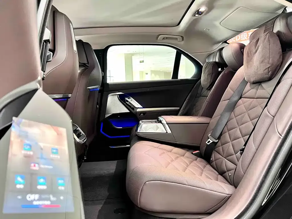 BMW i7 2024 из CN, фото 10